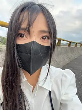 Xiao-Lin - 户外刺激裸上身