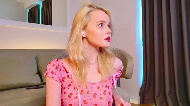 StarrShinee - Full hot striptease and dance naked