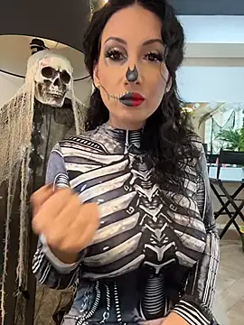 BeckyShineX - Spooky tease🎃