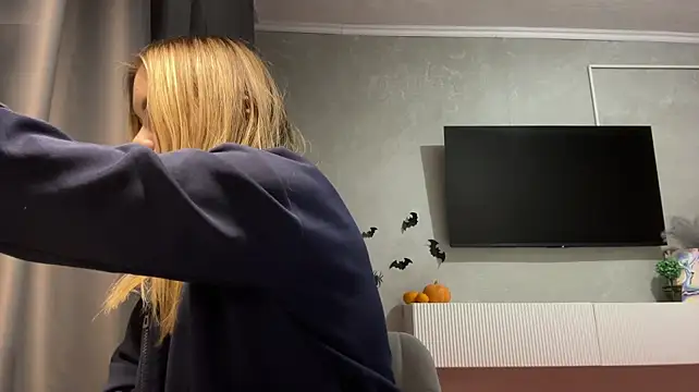 KrystinaBelgard - Dance in only body for the first time