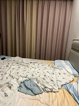 Ccyun666 - 极品少妇，工作室偷偷摸摸