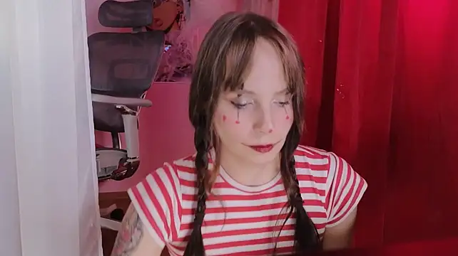 AdeleIvy - shake boobs in bra