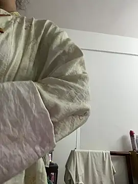 Amy1688 - 户外脱内裤特写小穴