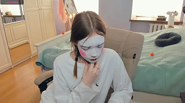 LavenderMitten - Make my pussy insanely wet