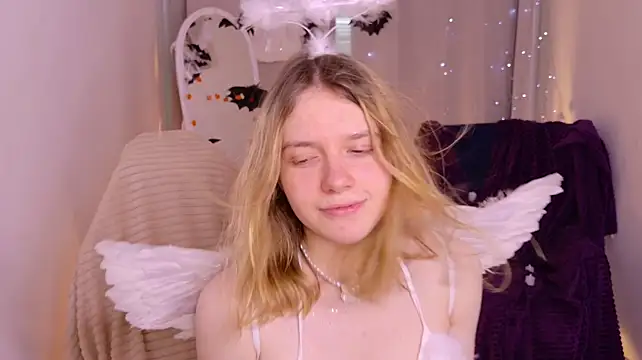 MilanaRayy - KISSES AGAIN