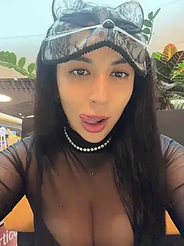 Bunny_Lush - Play with boobies in PUBLIC
