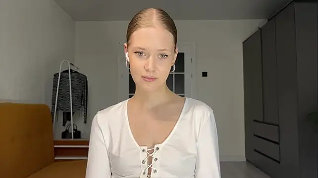MeliMurrr - squeeze my boobies