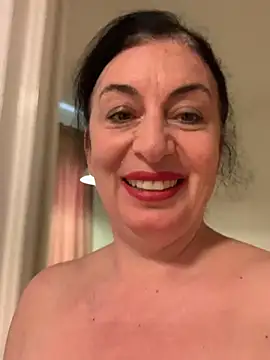Lizzaa80 - 🌹Boobies out for 5 mins
