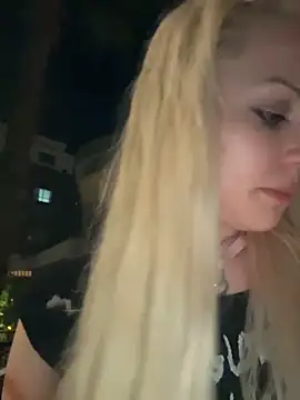 Badblondie - SUCK MIDDLE FINGER RIGHT HERE
