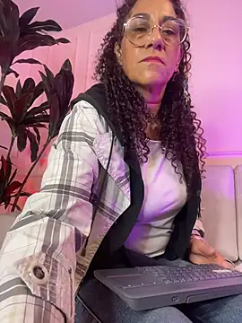 Alana73- - OIL LEGS AND PUSSY+ RUB PUSSY 😈