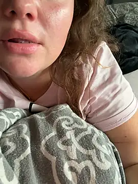 Yourfavouritebunny - LT gets hot pic 💋 flash boobs