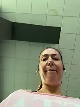 Eveangelll - Squirt gym locker💦💦💦