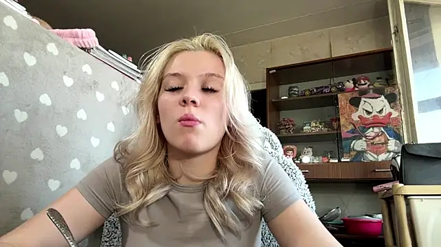 ChantellBuist - My sexy dance in shorts