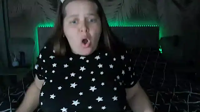 Uliastar - Show boobs Mmm