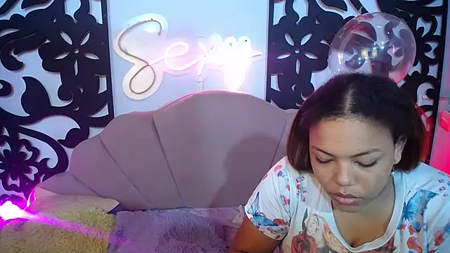 Kittens_hornxyxx - bra off