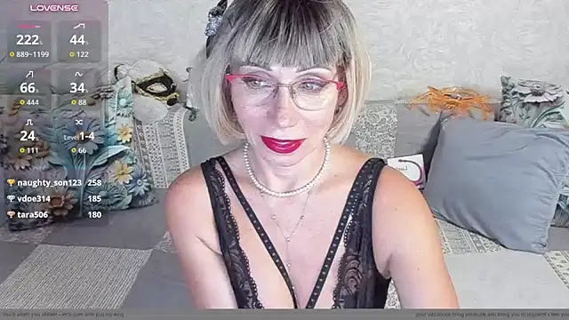 AgataFoxx - tickle pussy vibrate bring to orgasm