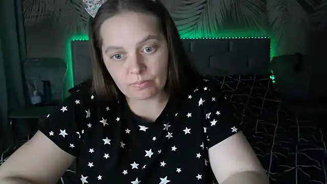 Uliastar - Show boobs Mmm