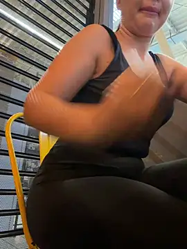Beautydiamond - Squeeze bobs in the full cafe