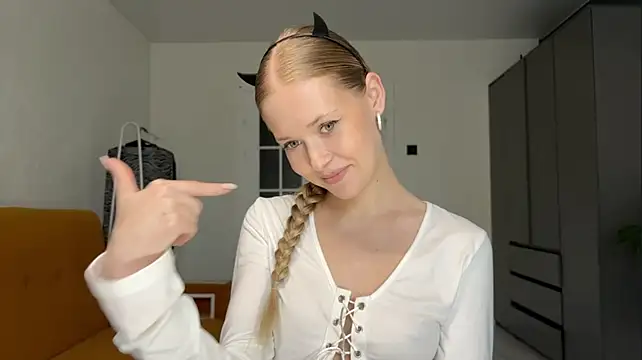 MeliMurrr - lick my pretty fingers