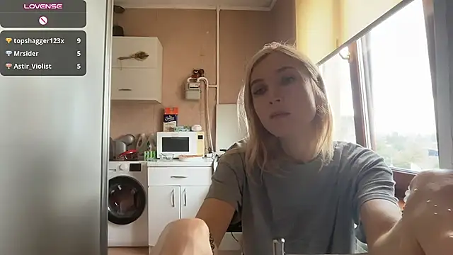 AngelJeni - topless for 3 minutes