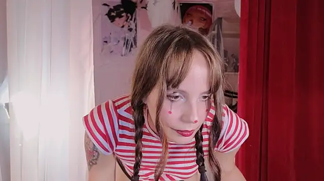 AdeleIvy - shake boobs in bra