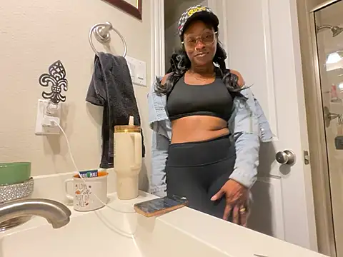 Wynterheat - Pussy Play | 2 tokens or more