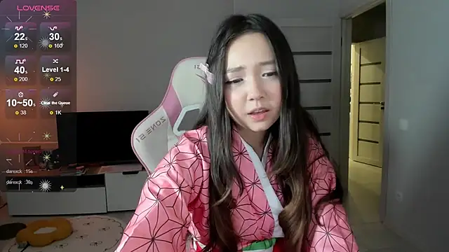 Fluffy_Rose - naked naked naked