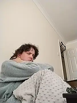 Amy01112 - Put haribo on my nipple