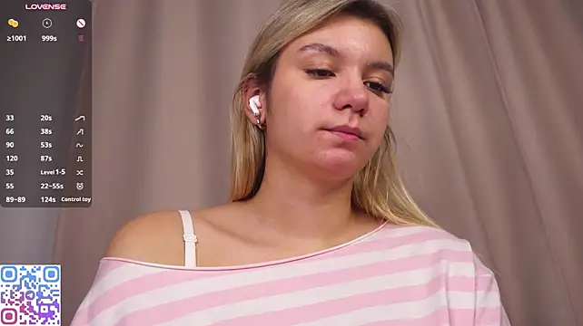 BrynnHolverson - squeeze my nipples