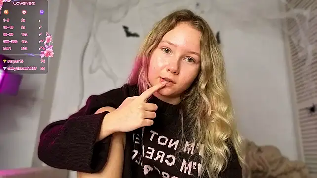 Queenneee - suck a dildo
