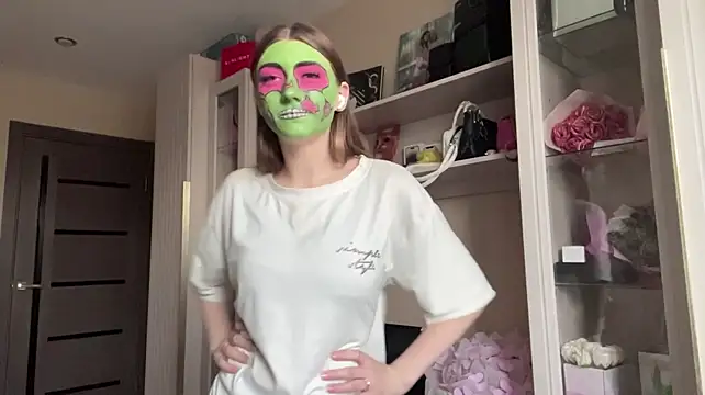 ArleanSteinlicht - Lick and bite my little lips close <3