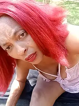 DominiqueLuxe44