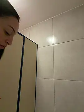 BelleLouiseVp - Shake Ass