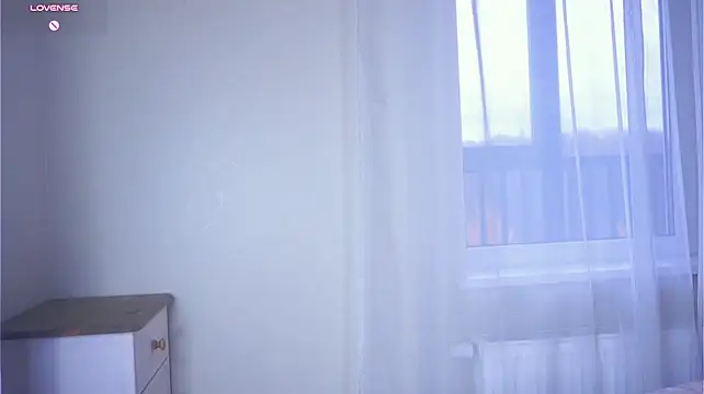LashundaBudzik - unclasp my braa and tease my boobies
