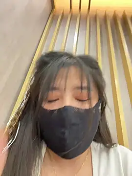 Xiao-mo520 - 美导老师下班兼职，咖啡厅偷玩小粉，刺激，超敏感期，容易失控，完成目标无内衣揉胸