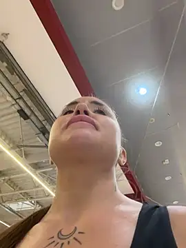 Beautydiamond - DP fingers in doggy