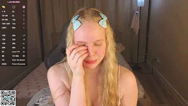 Sweet_Angelll - shake + spank sexy BOOBS