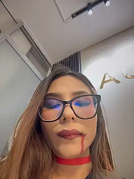 Amira_cute2 - I MASTURBATE IN THE CLOTES SHOE TICKET