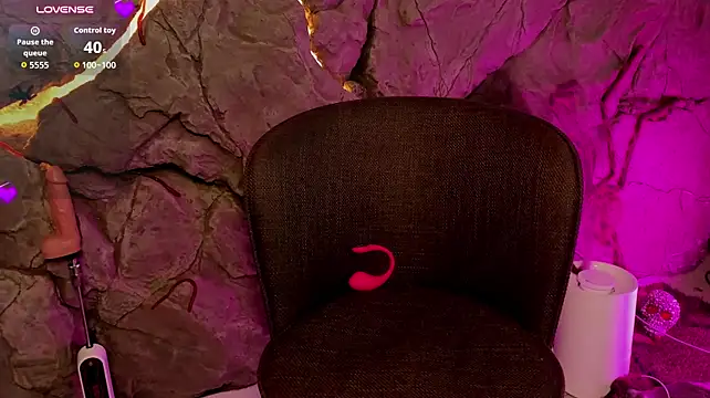 Maakimo - PLAY PUSSY MAKE IT JUICY