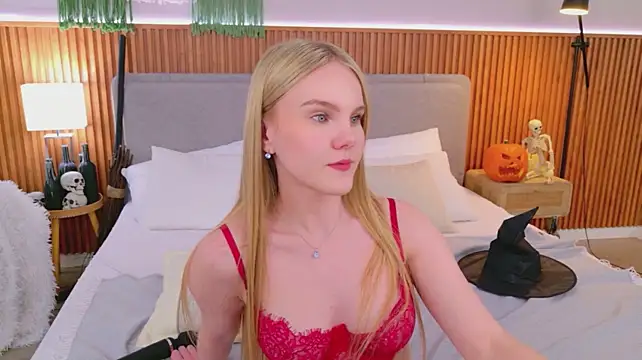Lili_Lohan - topless photo