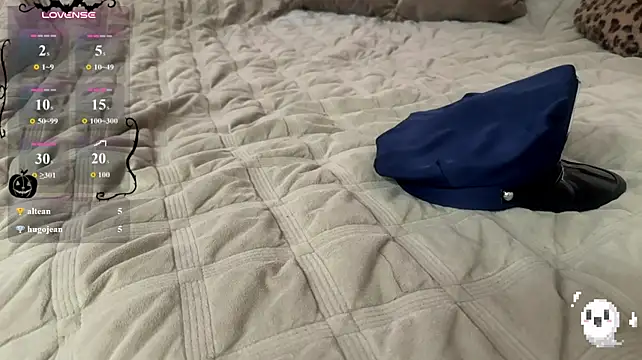 FloriaMinteer - unzip all shorts, let's see ass!