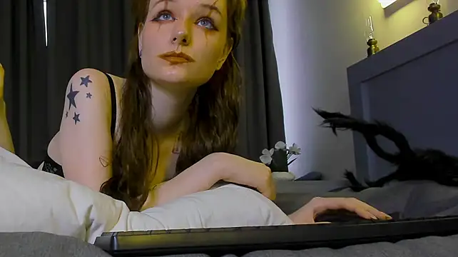 Miraletta - doggy style + pussy play