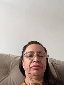 BurryEarmark - Bumbum ZÃO na cara abertinho