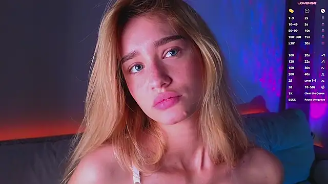 AliviaWithLove - Play with my panty <3
