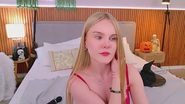 Lili_Lohan - topless photo
