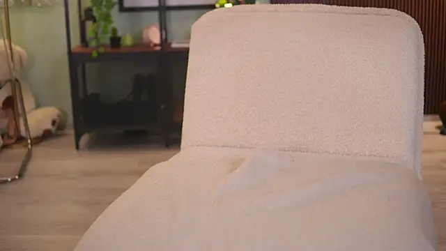 Lena_Laurent - close up pussy play💦🙈