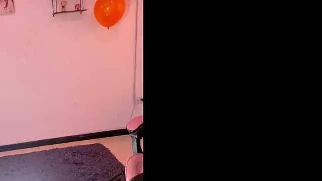 NahomyEvans - Show ass