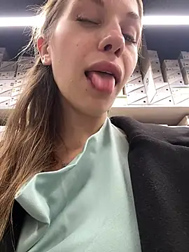Olivia_Jemison - Spread my ass + touch my hole