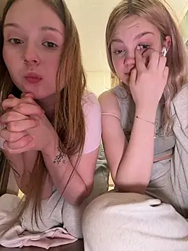 Elsawhere - Elsa remove Jenny's ONE BRA STRAP