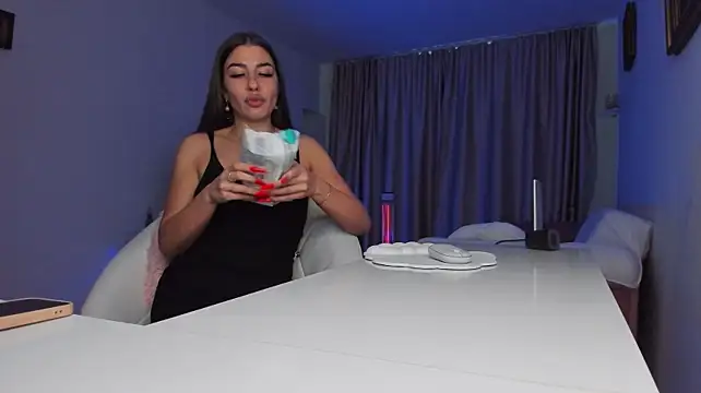 Xqueenyasmine - How well can you pamper your Goddess ?